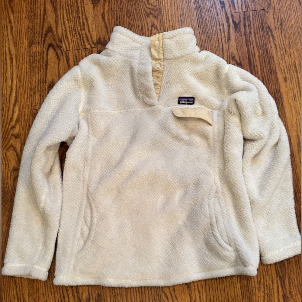 Patagonia off-white synchilla snap T fleece pullover